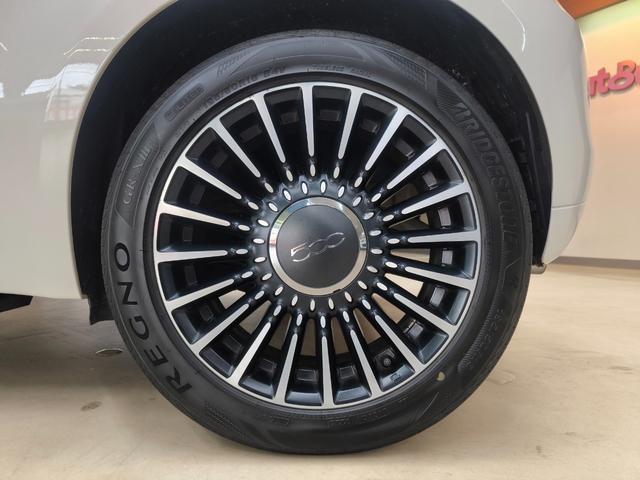 ５００Ｃ ツインエア　ラウンジ　車検整備付　禁煙車　走行１万Ｋ台　電動ソフトトップ　ＨＩＤヘッドライト　フォグランプ　ディスプレイオーディオ　取説整備手帳　純正１６ＡＷ　盗難防止システム　オートエアコン　ＥＴＣ　横滑り防止機能（21枚目）