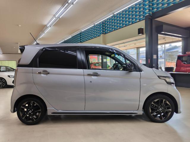Ｎ－ＷＧＮカスタム Ｇ　ターボＳＳ２トーンカラースタイルパッケージＩＩ　禁煙　純正ナビ　ＴＶ　バックカメラ　衝突軽減ブレーキ　クルーズコントロール　シートヒーター　ドラレコ　スマートキー　プッシュスタート　取説整備手帳　スペアキー　純１５ＡＷ　ＥＴＣ　盗難防止システム（4枚目）