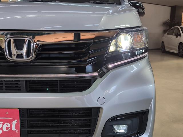 Ｎ－ＷＧＮカスタム Ｇ　ターボＳＳ２トーンカラースタイルパッケージＩＩ　禁煙　純正ナビ　ＴＶ　バックカメラ　衝突軽減ブレーキ　クルーズコントロール　シートヒーター　ドラレコ　スマートキー　プッシュスタート　取説整備手帳　スペアキー　純１５ＡＷ　ＥＴＣ　盗難防止システム（10枚目）