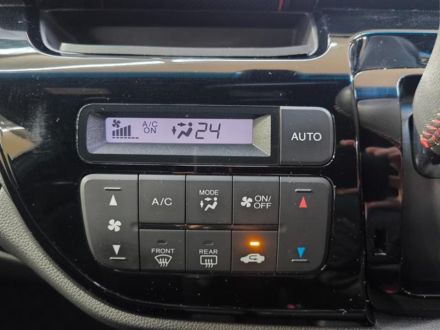 Ｎ－ＷＧＮカスタム Ｇ　ターボＳＳ２トーンカラースタイルパッケージＩＩ　禁煙　純正ナビ　ＴＶ　バックカメラ　衝突軽減ブレーキ　クルーズコントロール　シートヒーター　ドラレコ　スマートキー　プッシュスタート　取説整備手帳　スペアキー　純１５ＡＷ　ＥＴＣ　盗難防止システム（31枚目）