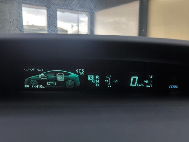 プリウス Ｓ　禁煙車　フルモデリスタエアロ　純正ナビ　フルセグＴＶ　バックカメラ　ガナドールマフラー　取説整備手帳　スペアキー　ＥＴＣ　盗難防止システム　スマートキー　プッシュスタート　横滑り防止機能（32枚目）