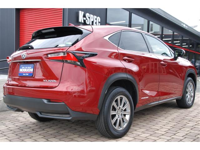 NX300h Iパッケージ フルオプション・純正オプション&後付けパーツ計33万円以上付き!MOPガラスサンルーフ!MOPプリクラッシュセーフティ&レーダークルコン!MOPパワーバックドア!黒革&メーカーナビ!三眼LEDライト!(28枚目)