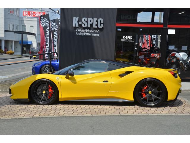 ４８８ＧＴＢ ベースグレード　メーカーオプション、カスタムパーツ１２９０万以上付き　１オーナー車／正規デーラー車／ＯＰフルカーボンパーツ／ＭＯＰフロントリフター／フル電動シート／ハイパーフォージド２２アルミ／クラインマフラー（5枚目）