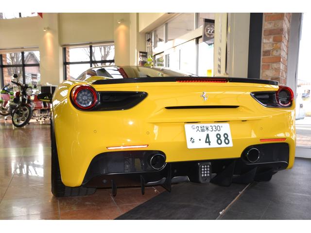 ４８８ＧＴＢ ベースグレード　メーカーオプション、カスタムパーツ１２９０万以上付き　１オーナー車／正規デーラー車／ＯＰフルカーボンパーツ／ＭＯＰフロントリフター／フル電動シート／ハイパーフォージド２２アルミ／クラインマフラー（11枚目）