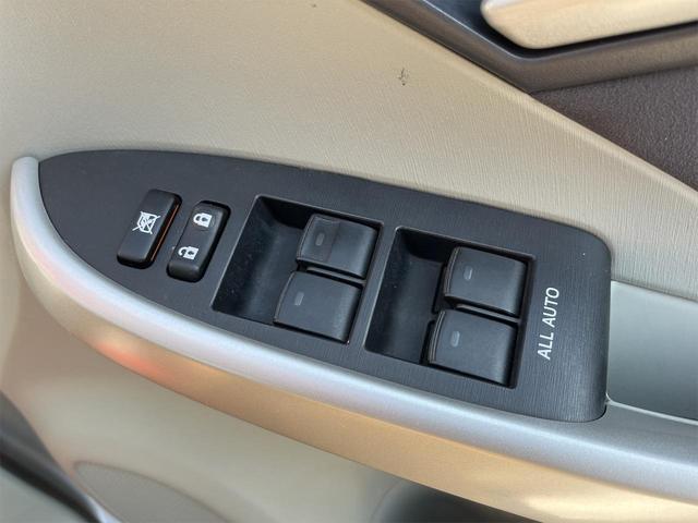 プリウス Ｓ　ＥＴＣ　バックカメラ　ナビ　ＴＶ　アルミホイール　オートライト　ＣＶＴ　スマートキー　アイドリングストップ　電動格納ミラー　盗難防止システム　ＣＤ　ＤＶＤ再生　ミュージックプレイヤー接続可　半年保証（47枚目）