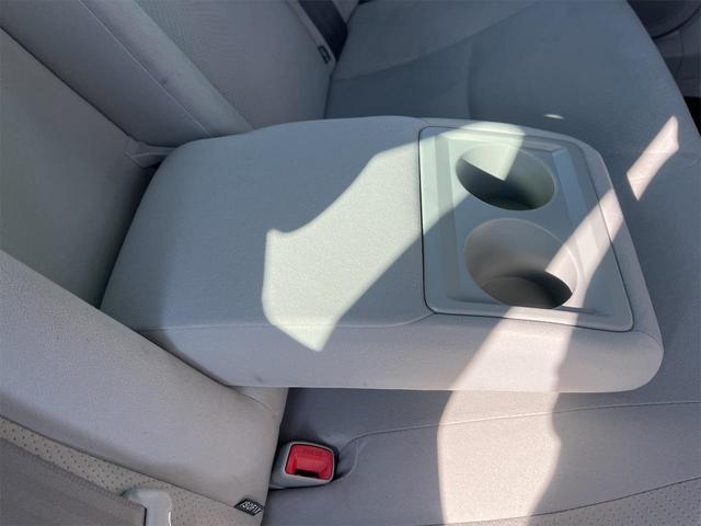 プリウス Ｓ　ＥＴＣ　バックカメラ　ナビ　ＴＶ　アルミホイール　オートライト　ＣＶＴ　スマートキー　アイドリングストップ　電動格納ミラー　盗難防止システム　ＣＤ　ＤＶＤ再生　ミュージックプレイヤー接続可　半年保証（52枚目）
