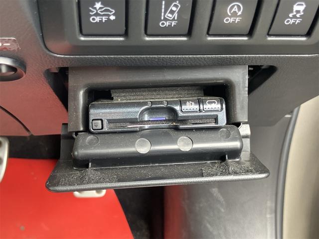 レガシィアウトバック リミテッド　４ＷＤ　ＥＴＣ　バックカメラ　オートクルーズコントロール　レーンアシスト　パワーシート　衝突被害軽減システム　ナビ　ＴＶ　オートライト　ＬＥＤヘッドランプ　電動リアゲート　アルミホイール　スマートキー（11枚目）