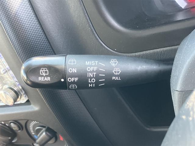 ジムニー ワイルドウインド 4WD ETC キーレスエントリー 電動格納ミラー シートヒーター MT ABS CD MD リフトアップ ルーフレール アルミホイール 衝突安全ボディ エアコン パワーウィンドウ(8枚目)