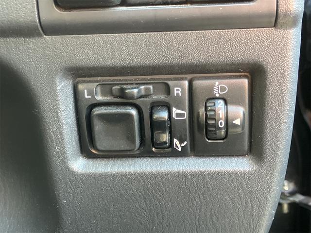 ジムニー ワイルドウインド 4WD ETC キーレスエントリー 電動格納ミラー シートヒーター MT ABS CD MD リフトアップ ルーフレール アルミホイール 衝突安全ボディ エアコン パワーウィンドウ(10枚目)