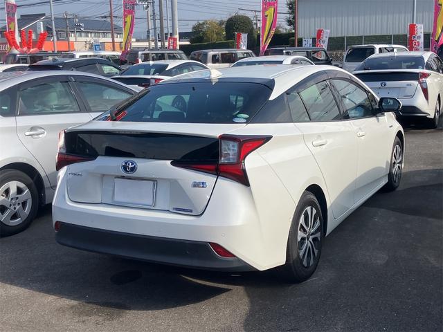 プリウス Ａ　クリアランスソナー　レーンアシスト　オートクルーズコントロール　パークアシスト　衝突被害軽減システム　バックカメラ　ナビ　ＴＶ　アルミホイール　オートマチックハイビーム　オートライト（16枚目）