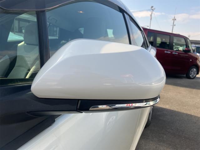 プリウス Ａ　クリアランスソナー　レーンアシスト　オートクルーズコントロール　パークアシスト　衝突被害軽減システム　バックカメラ　ナビ　ＴＶ　アルミホイール　オートマチックハイビーム　オートライト（30枚目）