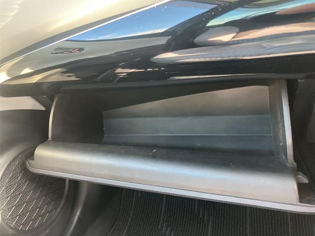 プリウス Ａ　クリアランスソナー　レーンアシスト　オートクルーズコントロール　パークアシスト　衝突被害軽減システム　バックカメラ　ナビ　ＴＶ　アルミホイール　オートマチックハイビーム　オートライト（37枚目）