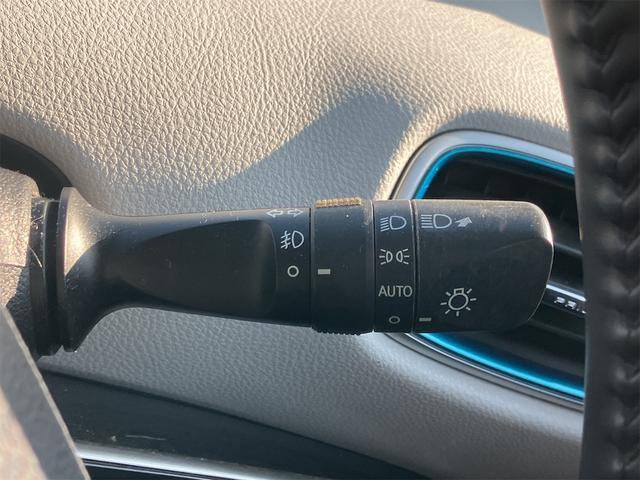 プリウス Ａ　クリアランスソナー　レーンアシスト　オートクルーズコントロール　パークアシスト　衝突被害軽減システム　バックカメラ　ナビ　ＴＶ　アルミホイール　オートマチックハイビーム　オートライト（42枚目）