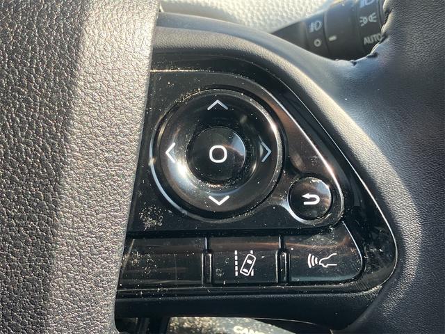 プリウス Ａ　クリアランスソナー　レーンアシスト　オートクルーズコントロール　パークアシスト　衝突被害軽減システム　バックカメラ　ナビ　ＴＶ　アルミホイール　オートマチックハイビーム　オートライト（44枚目）