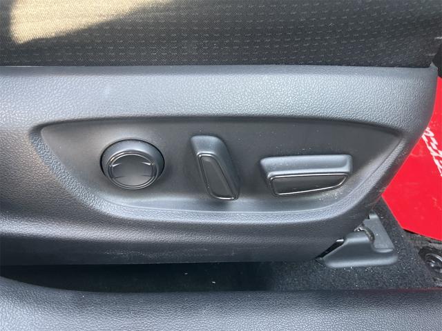 プリウス Ａ　クリアランスソナー　レーンアシスト　オートクルーズコントロール　パークアシスト　衝突被害軽減システム　バックカメラ　ナビ　ＴＶ　アルミホイール　オートマチックハイビーム　オートライト（54枚目）