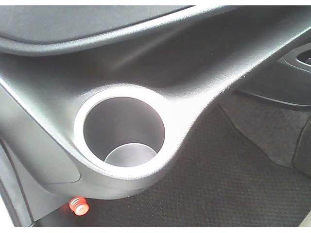 シエンタ ハイブリッドＧ　クエロ　社外ナビ　ワンセグＴＶ　Ｂｌｕｅｔｏｏｔｈ　ＥＴＣ　前後ドライブレコーダー　スマートキー　クルーズコントロール　両側電動スライドドア　オートリトラクトミラー　車両接近通報装置　電子制御ブレーキシステム（40枚目）