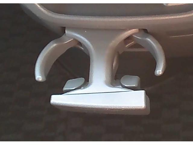 ノア X Lセレクション 社外ナビ DVD再生 CD再生 Bluetooth バックカメラ ETC オートエアコン 片側電動スライドドア スマートキー 電動格納ミラー 3列シート UVカットプライバシーガラス(15枚目)