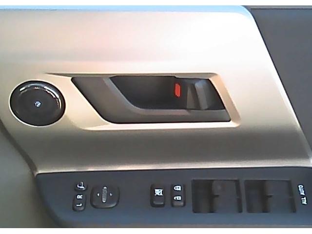 ノア X Lセレクション 社外ナビ DVD再生 CD再生 Bluetooth バックカメラ ETC オートエアコン 片側電動スライドドア スマートキー 電動格納ミラー 3列シート UVカットプライバシーガラス(21枚目)