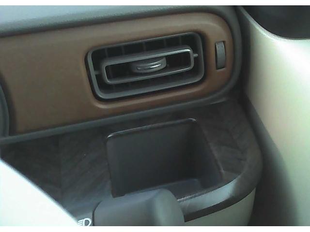 アルトラパンLC ハイブリッドX SUZUKIセーフティサポート アイドリングストップ 横滑り防止装置 障害物センサー レーンアシスト 衝突回避支援 運転席+助手席シートヒーター ナノイーX搭載フルオートエアコン スマートキー(8枚目)