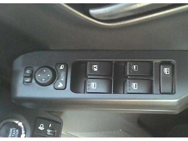 タフト X スマートキー 障害物センサー 衝突回避支援 横滑り防止装置 アイドリングストップ 盗難防止装置 フロントカメラ バックカメラ ABS サンルーフ(12枚目)