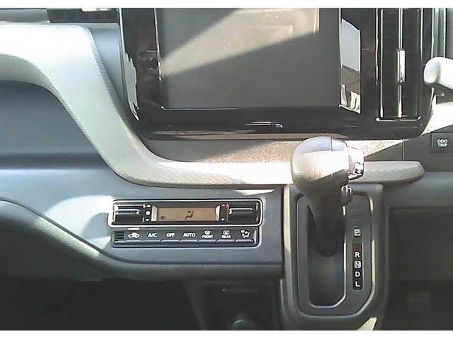 ソリオ ハイブリッドＭＧ　ＳＵＺＵＫＩセーフティサポート　クルーズコントロール　片側電動スライドドア　車線逸脱警報　標識認識機能　誤発進抑制機能　　スマートキー　電動格納ミラー　アイドリングストップ（20枚目）