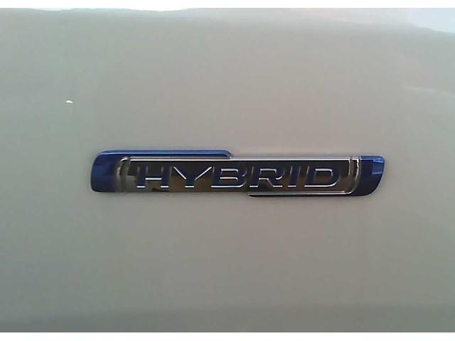 ソリオバンディット ハイブリッドＭＶ　ＳＵＺＵＫＩセーフティサポート　両側電動スライドドア　車線逸脱警報　クルーズコントロール　電動パーキングブレーキ　ＵＶカットガラス　本革巻／オーディオスイッチ　ロールサンシェード　　スマートキー（4枚目）