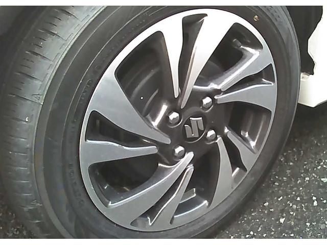 ソリオバンディット ハイブリッドＭＶ　ＳＵＺＵＫＩセーフティサポート　両側電動スライドドア　車線逸脱警報　クルーズコントロール　電動パーキングブレーキ　ＵＶカットガラス　本革巻／オーディオスイッチ　ロールサンシェード　　スマートキー（7枚目）