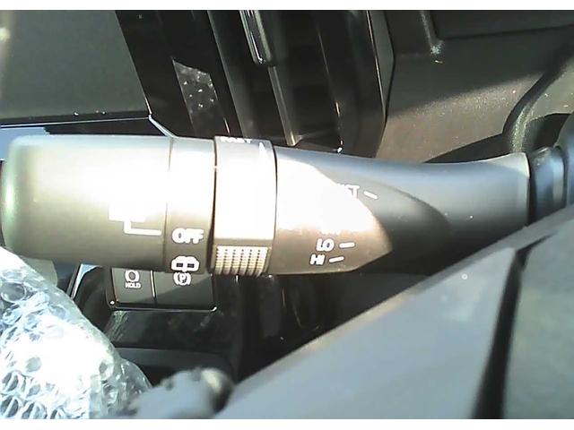 ソリオバンディット ハイブリッドＭＶ　ＳＵＺＵＫＩセーフティサポート　両側電動スライドドア　車線逸脱警報　クルーズコントロール　電動パーキングブレーキ　ＵＶカットガラス　本革巻／オーディオスイッチ　ロールサンシェード　　スマートキー（16枚目）