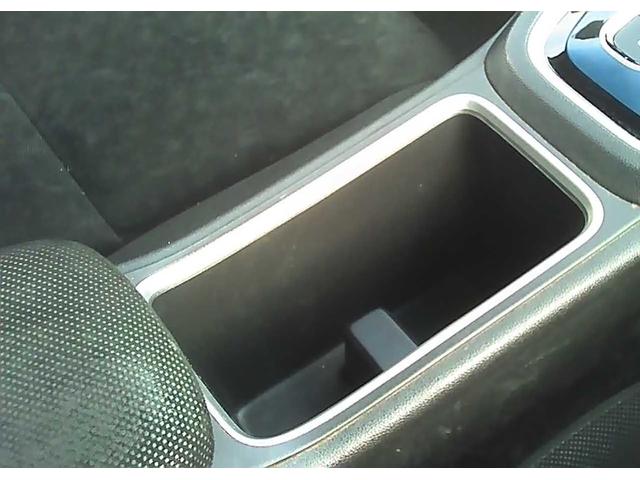 フィットハイブリッド シャトルハイブリッド　スマートキー　社外ナビ　ワンセグＴＶ　ＥＴＣ　バックカメラ　横滑り防止装置　衝突被害軽減ブレーキ　盗難防止装置　アイドリングストップ　電動格納ミラー　オートライト　オートエアコン（3枚目）