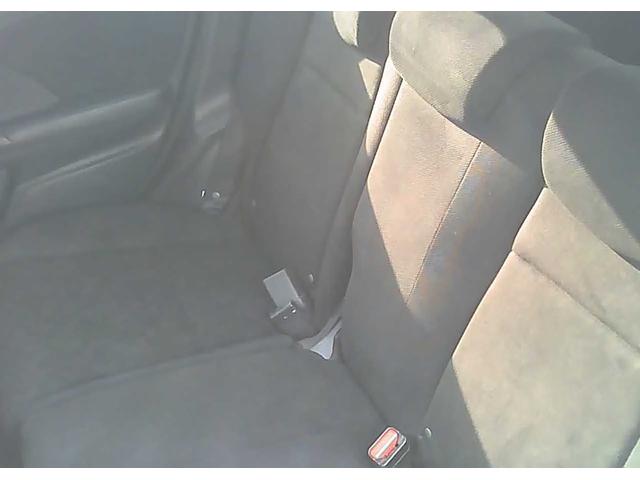 フィットハイブリッド シャトルハイブリッド　スマートキー　社外ナビ　ワンセグＴＶ　ＥＴＣ　バックカメラ　横滑り防止装置　衝突被害軽減ブレーキ　盗難防止装置　アイドリングストップ　電動格納ミラー　オートライト　オートエアコン（6枚目）