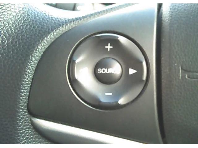 フィットハイブリッド シャトルハイブリッド　スマートキー　社外ナビ　ワンセグＴＶ　ＥＴＣ　バックカメラ　横滑り防止装置　衝突被害軽減ブレーキ　盗難防止装置　アイドリングストップ　電動格納ミラー　オートライト　オートエアコン（10枚目）