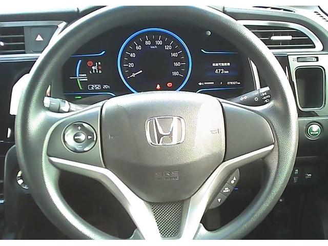 フィットハイブリッド シャトルハイブリッド　スマートキー　社外ナビ　ワンセグＴＶ　ＥＴＣ　バックカメラ　横滑り防止装置　衝突被害軽減ブレーキ　盗難防止装置　アイドリングストップ　電動格納ミラー　オートライト　オートエアコン（13枚目）