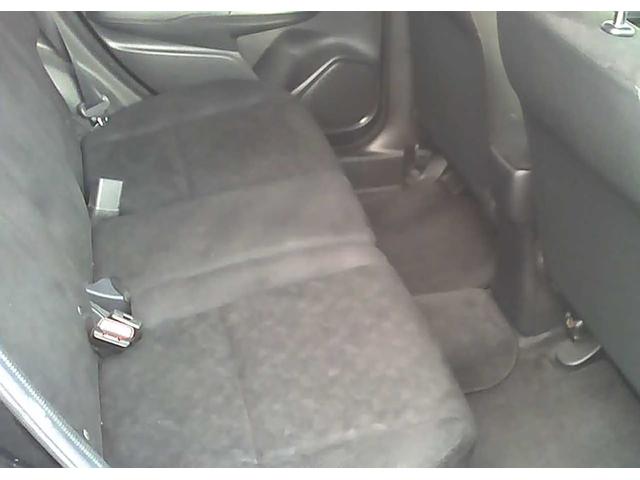 フィットハイブリッド シャトルハイブリッド　スマートキー　社外ナビ　ワンセグＴＶ　ＥＴＣ　バックカメラ　横滑り防止装置　衝突被害軽減ブレーキ　盗難防止装置　アイドリングストップ　電動格納ミラー　オートライト　オートエアコン（15枚目）