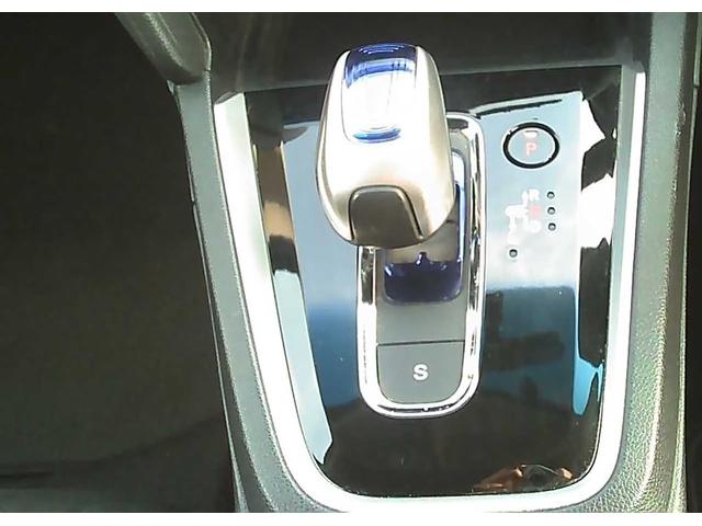 フィットハイブリッド シャトルハイブリッド　スマートキー　社外ナビ　ワンセグＴＶ　ＥＴＣ　バックカメラ　横滑り防止装置　衝突被害軽減ブレーキ　盗難防止装置　アイドリングストップ　電動格納ミラー　オートライト　オートエアコン（17枚目）