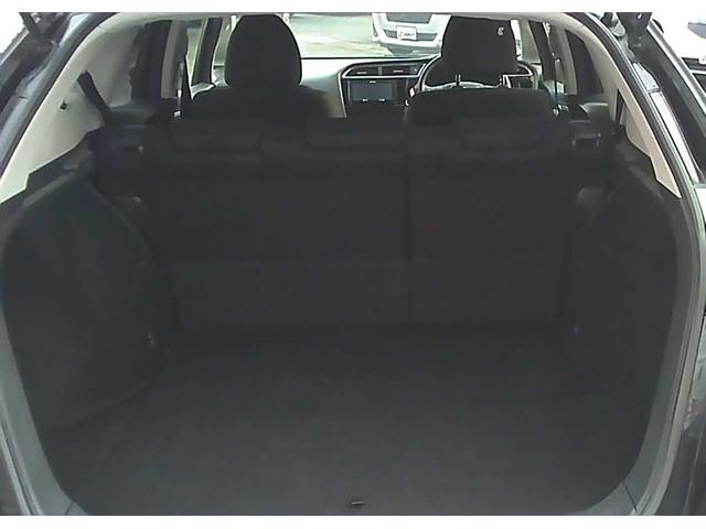 フィットハイブリッド シャトルハイブリッド　スマートキー　社外ナビ　ワンセグＴＶ　ＥＴＣ　バックカメラ　横滑り防止装置　衝突被害軽減ブレーキ　盗難防止装置　アイドリングストップ　電動格納ミラー　オートライト　オートエアコン（26枚目）