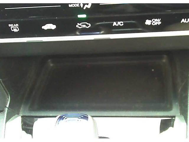 フィットハイブリッド シャトルハイブリッド　スマートキー　社外ナビ　ワンセグＴＶ　ＥＴＣ　バックカメラ　横滑り防止装置　衝突被害軽減ブレーキ　盗難防止装置　アイドリングストップ　電動格納ミラー　オートライト　オートエアコン（29枚目）