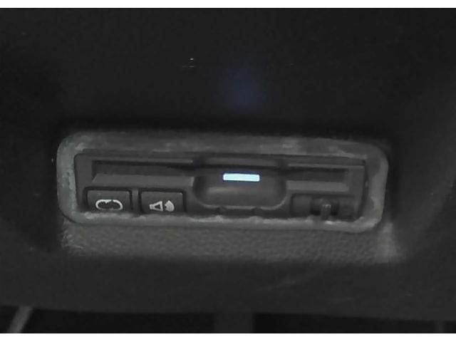 フィットハイブリッド シャトルハイブリッド　スマートキー　社外ナビ　ワンセグＴＶ　ＥＴＣ　バックカメラ　横滑り防止装置　衝突被害軽減ブレーキ　盗難防止装置　アイドリングストップ　電動格納ミラー　オートライト　オートエアコン（38枚目）