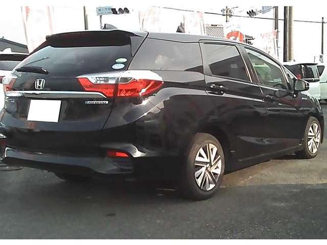 フィットハイブリッド シャトルハイブリッド　スマートキー　社外ナビ　ワンセグＴＶ　ＥＴＣ　バックカメラ　横滑り防止装置　衝突被害軽減ブレーキ　盗難防止装置　アイドリングストップ　電動格納ミラー　オートライト　オートエアコン（42枚目）