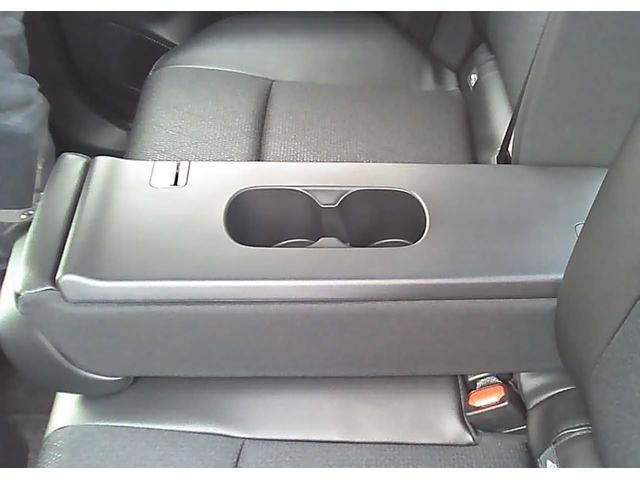 ヤリスクロス ハイブリッドZ 純正ディスプレイナビ オートクルーズコントロール ブラインドスポットモニター リアトラフィックモニター シートヒーター レーンキープアシスト 障害物センサー オートマチックハイビーム(15枚目)