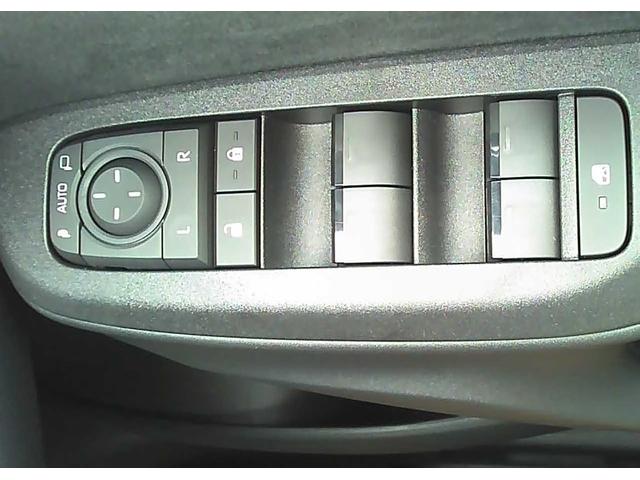 ヤリスクロス ハイブリッドZ 純正ディスプレイナビ オートクルーズコントロール ブラインドスポットモニター リアトラフィックモニター シートヒーター レーンキープアシスト 障害物センサー オートマチックハイビーム(46枚目)