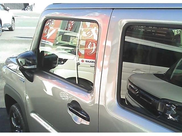 ハスラー タフワイルド　ＳＵＺＵＫＩセーフティサポート　スマートキー　アダクティブルクルーズコントロール　オートマチックハイビーム　盗難防止装置　シートヒーター　フロントフォグランプ　アルミホイール　ルーフレール（17枚目）