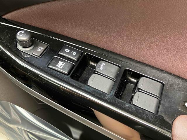 フロンクス ベースグレード　届出済未使用車　元展示車　全方位モニター付メモリー９インチメモリーナビ　ＴＶ　クリアランスソナー　オートクルーズコントロール　レーンアシスト　衝突被害軽減システム　ＬＥＤヘッドランプ　アルミホイール（11枚目）