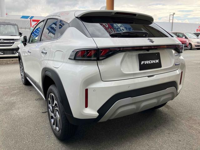 フロンクス ベースグレード　届出済未使用車　元展示車　全方位モニター付メモリー９インチメモリーナビ　ＴＶ　クリアランスソナー　オートクルーズコントロール　レーンアシスト　衝突被害軽減システム　ＬＥＤヘッドランプ　アルミホイール（17枚目）