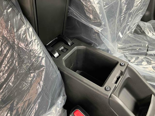 フロンクス ベースグレード　届出済未使用車　元展示車　全方位モニター付メモリー９インチメモリーナビ　ＴＶ　クリアランスソナー　オートクルーズコントロール　レーンアシスト　衝突被害軽減システム　ＬＥＤヘッドランプ　アルミホイール（50枚目）