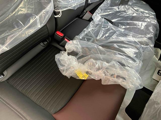 フロンクス ベースグレード　届出済未使用車　元展示車　全方位モニター付メモリー９インチメモリーナビ　ＴＶ　クリアランスソナー　オートクルーズコントロール　レーンアシスト　衝突被害軽減システム　ＬＥＤヘッドランプ　アルミホイール（56枚目）