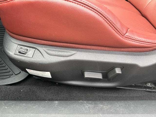 ３０８ ＣＣ　グリフ　電動オープン　メモリーナビ　フルセグ　Ｂｌｕｅｔｏｏｔｈ　バックカメラ　ＨＩＤ　ＥＴＣ　キーレス　純正１７インチアルミ　革シート　パワーシート　シートヒーター　クルコン（36枚目）