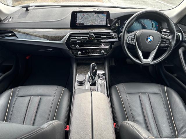 5シリーズ 523d ラグジュアリー ディーゼルターボ・純正ナビ・フルセグ・バックカメラ・アラウンドビュー・純正アルミ・ETC・レザーシート・電動シート・LED・ETC・ドラレコ・スマートキー・プッシュスタート・電動バックドア(12枚目)