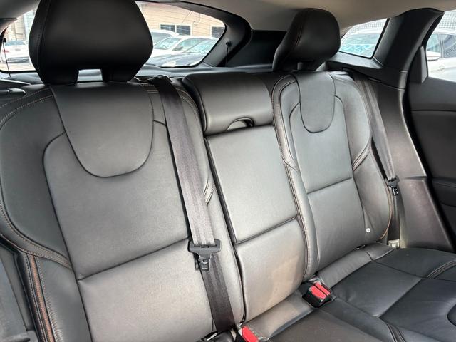Ｖ４０ Ｄ４　モメンタム　ディーゼルターボ・ブレーキサポート・純正ナビ・フルセグ・バックカメラ・ＥＴＣ・ＬＥＤ・純正アルミ・ルーフレール・シートヒーター・革シート・電動シートメモリー付・パドルシフト・スマートキー（16枚目）