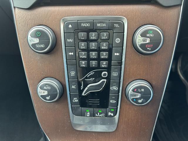 Ｖ４０ Ｄ４　モメンタム　ディーゼルターボ・ブレーキサポート・純正ナビ・フルセグ・バックカメラ・ＥＴＣ・ＬＥＤ・純正アルミ・ルーフレール・シートヒーター・革シート・電動シートメモリー付・パドルシフト・スマートキー（25枚目）