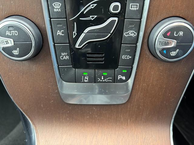 Ｖ４０ Ｄ４　モメンタム　ディーゼルターボ・ブレーキサポート・純正ナビ・フルセグ・バックカメラ・ＥＴＣ・ＬＥＤ・純正アルミ・ルーフレール・シートヒーター・革シート・電動シートメモリー付・パドルシフト・スマートキー（26枚目）